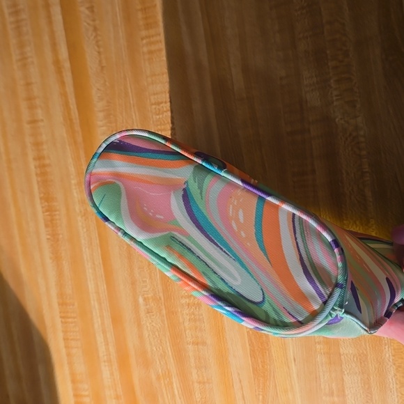 Clinique Cosmetic Makeup Muticolor Swirl Pattern NWT - Picture 6 of 10